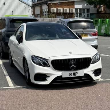 UK Number Plate 8 MP on a 2017 White Mercedes-Benz E