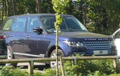 UK Number Plate 8 W on a 2017 Blue Land Rover Range Rover