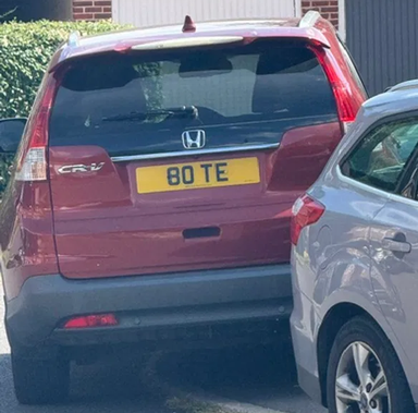 UK Number Plate 80 TE on a 2013 RED Honda Cr-V