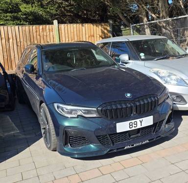 UK Number Plate 89 Y on a Green BMW Alpina