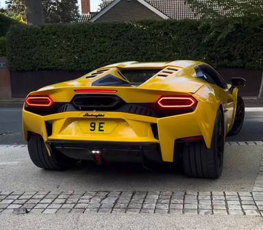UK Number Plate 9 E on a 2026 Yellow Lamborghini Temerario V8 Phev S-A