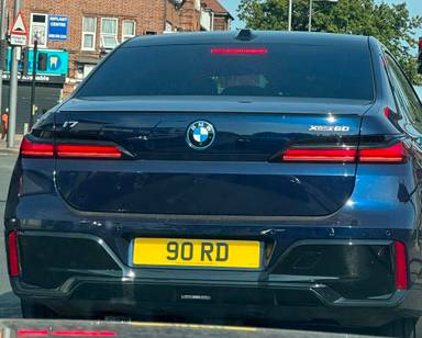 UK Number Plate 90 RD on a 2023 Blue BMW I7 Xdrive60 M Sport