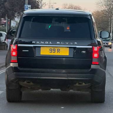 UK Number Plate 99 R on a 2013 Black Land Rover Range Rover