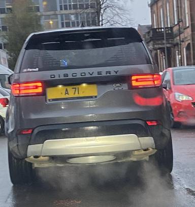 UK Number Plate A 71 on a 2018 Grey Land Rover Discovery