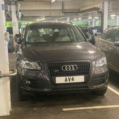UK Number Plate AV 4 on a 2009 Grey Audi Q5