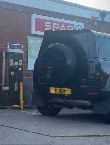 UK Number Plate D1 DDY on a 2025 Black Land Rover Defender Hard Top S D Mhev A