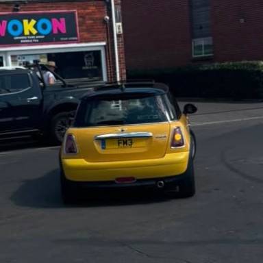 UK Number Plate FM 3 on a 2007 Yellow Mini Mini