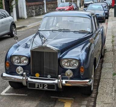UK Number Plate FU 2 on a 1965 Blue Rolls Royce