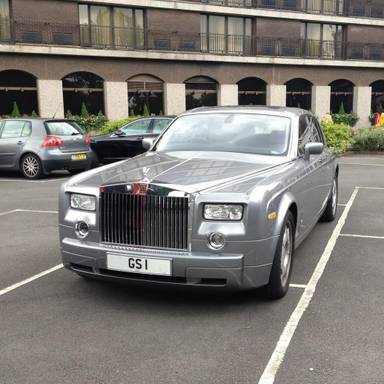 UK Number Plate GS 1 on a 2005 Grey Rolls Royce Phantom