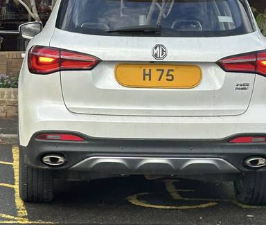 UK Number Plate H 75 on a 2022 White MG Hs Exclusive Phev Auto