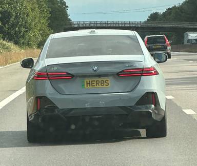 UK Number Plate HER 8S on a 2024 Grey BMW I5 Edrive40 M Sport Pro