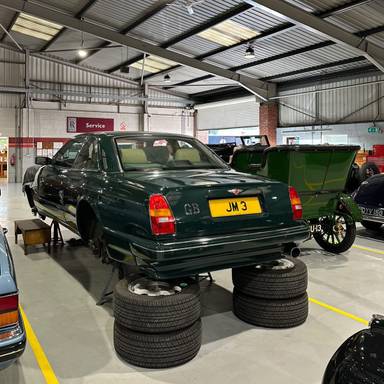 UK Number Plate JM 3 on a 1992 Green Bentley