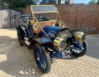 UK Number Plate L 8 on a 1909 Blue Cadillac 30