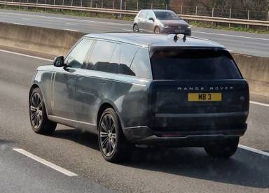 UK Number Plate MB 3 on a 2023 Green Land Rover Range Rover Se Mhev Auto