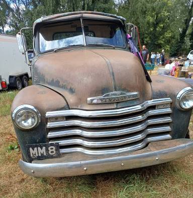UK Number Plate MM 8 on a 1951 Green Chevrolet