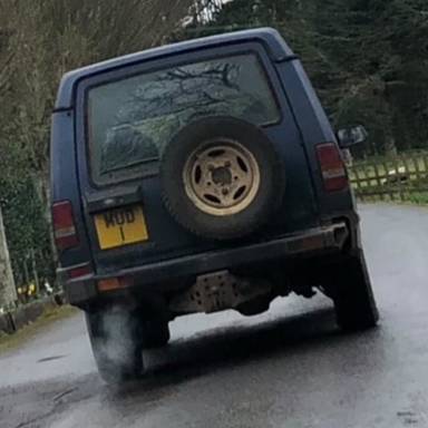 UK Number Plate MUD 1 on a 1994 Blue Land Rover Discovery