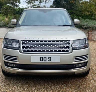 UK Number Plate OO 9 on a 2014 Gold Land Rover Range Rover