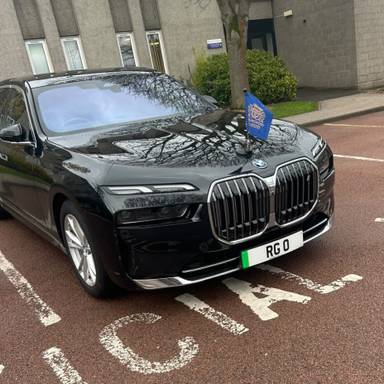UK Number Plate RG 0 on a 2025 Black BMW I7 Edrive50 Excellence