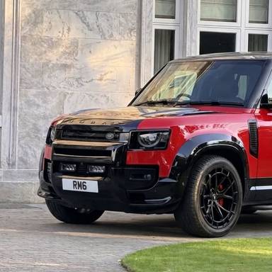 UK Number Plate RM 6 on a 2025 Black Land Rover Defender Hdtp Xdyn Hse Dmhev A