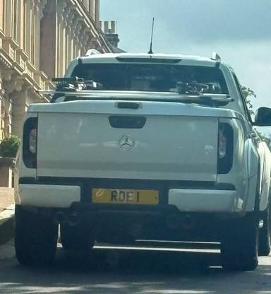 UK Number Plate ROE 1 on a 2020 White Mercedes-Benz X