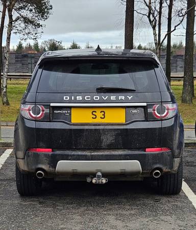 UK Number Plate S 3 on a 2018 Black Land Rover Discovery Sport