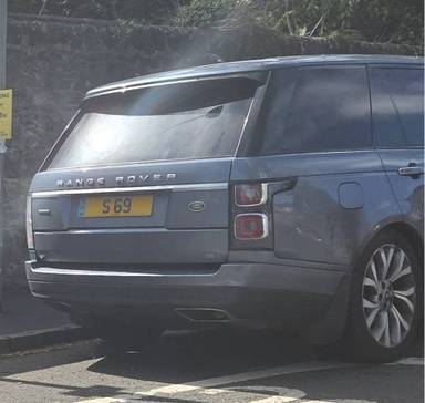 UK Number Plate S 69 on a 2018 Blue Land Rover Range Rover