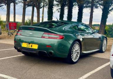 UK Number Plate SS 4 on a 2007 Green Aston Martin V8 Vantage
