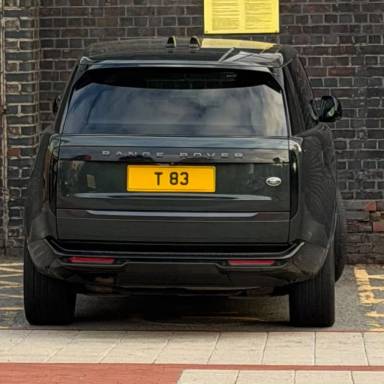 UK Number Plate T 83 on a 2023 Green Land Rover Range Rover Se D Mhev Auto