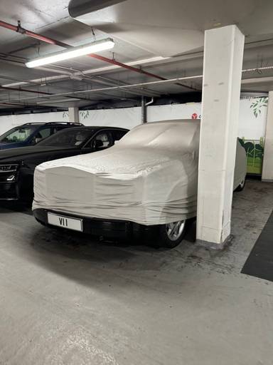 UK Number Plate V 11 on a 2007 Black Rolls Royce Phantom