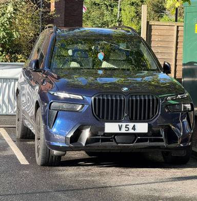 UK Number Plate V 54 on a 2023 Blue BMW X7 Xdrive40d M Sport Mhev Auto