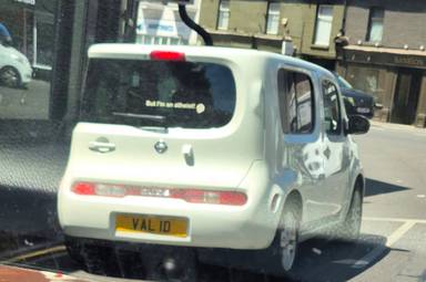 UK Number Plate VAL 1D on a 2010 White Nissan Cube