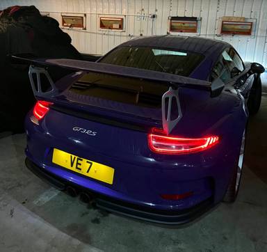 UK Number Plate VE 7 on a 2015 Purple Porsche 911