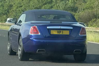 UK Number Plate VP 1 on a 2017 Blue Rolls Royce Dawn