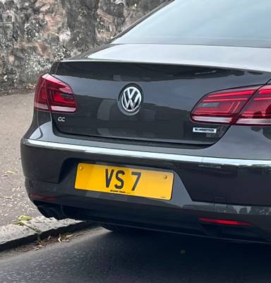 UK Number Plate VS 7 on a 2015 Brown Volkswagen CC
