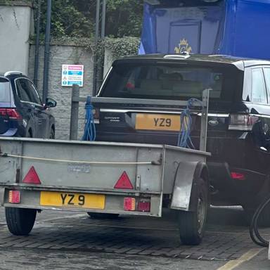 UK Number Plate YZ 9 on a 2014 Blue Land Rover Range Rover Sport Hse Sdv6 A